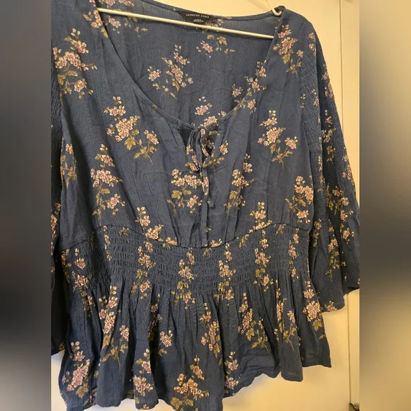 American‎ Eagle Outfitters Navy Floral Blouse - Picture 3 of 4